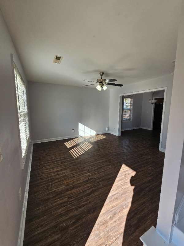 Photo - 527 Walter St