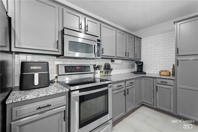 729 Erika Ave