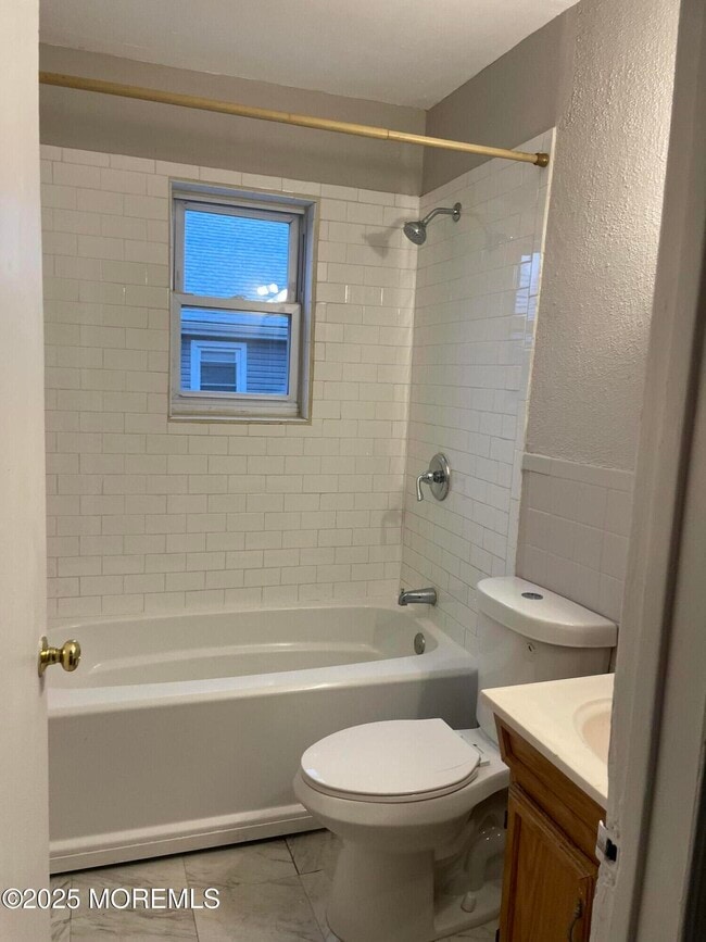 Photo - 72 Willis Ave Unit 2