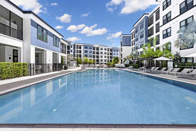 Building Photo - The Pointe on Westshore Rental