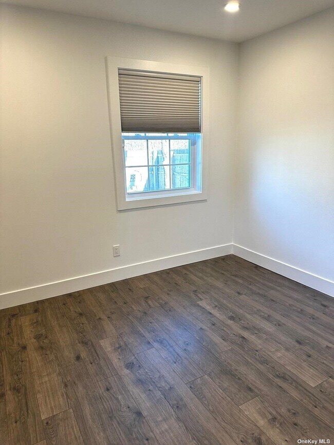 Photo - 862 Meade Ave