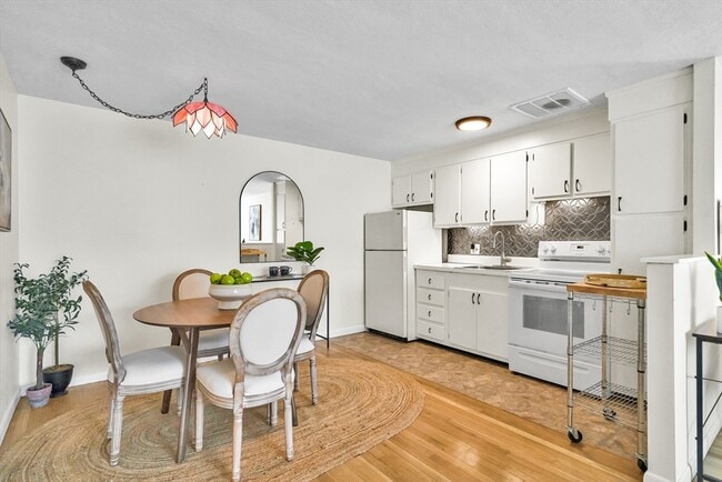 Photo - 197 Kent St Unit 35