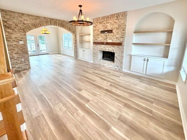 Beautiful custom home in the Lake Cormorant/Hernado area, now available!