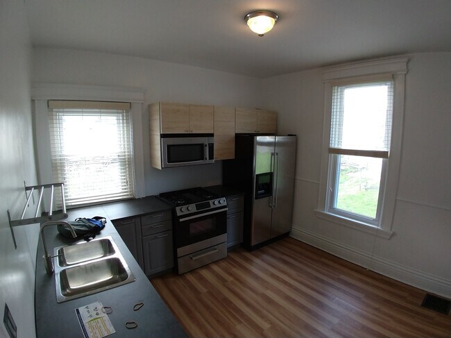 Building Photo - 4401 Virginia Ave Unit 2