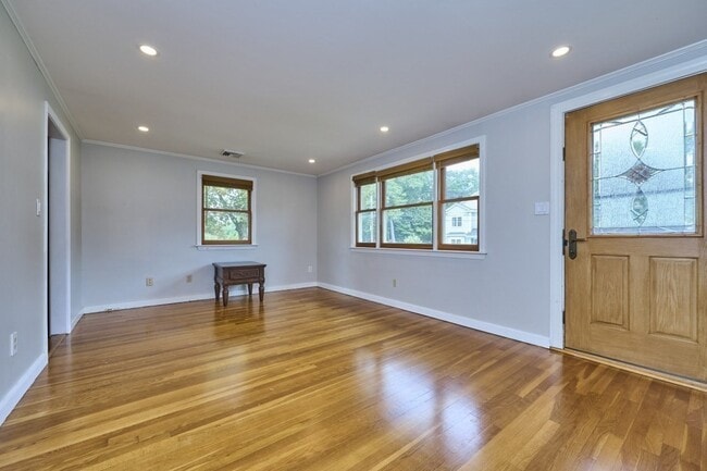 Photo - 13 Forbes Ave
