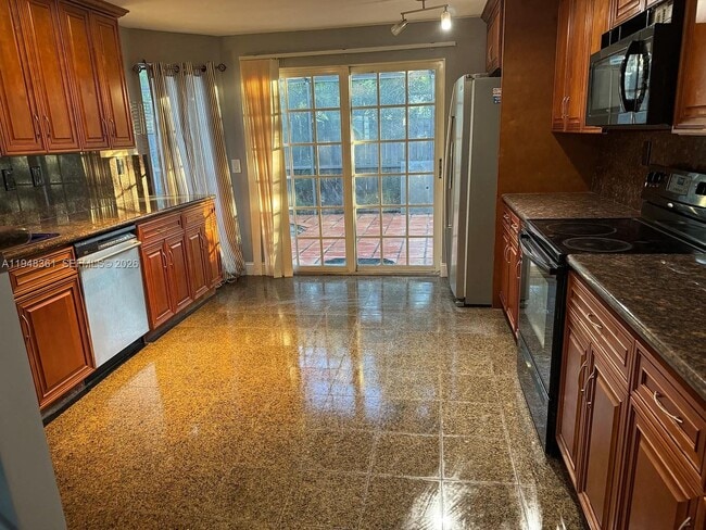 Photo - 812 SE 14th Ct