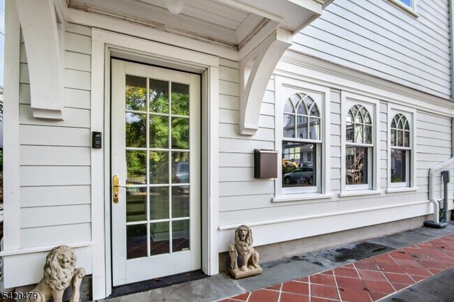 Photo - 113 Washington St Unit B