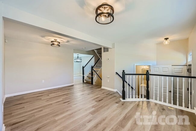 Photo - 719 Dayspring Dr