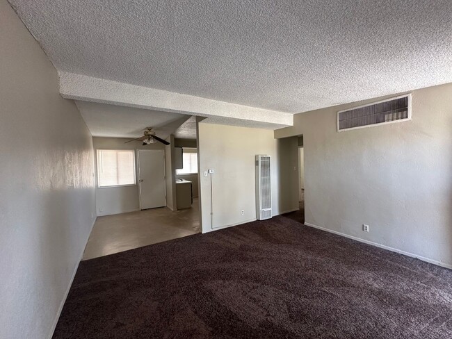 Photo - Modern 2-Bedroom Apartment with Garage – Convenient Living!