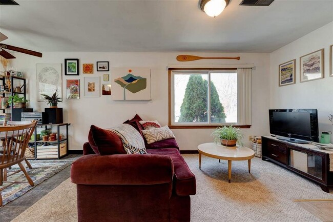 Photo - 814 Bowery St Apartments Unit 3