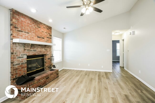 Photo - 2839 Hazelview Ln
