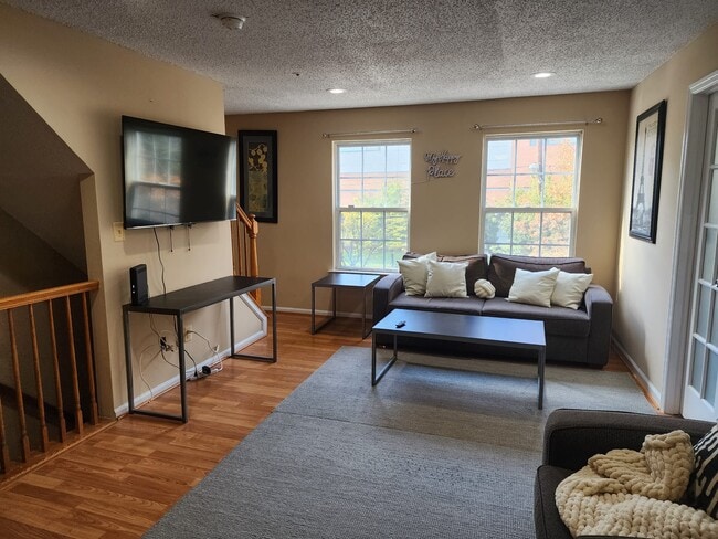 Photo - 30 Richmond St