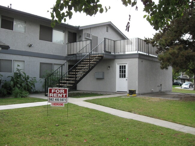 Front of Bldg. - 11243 Western Ave Unit 11243