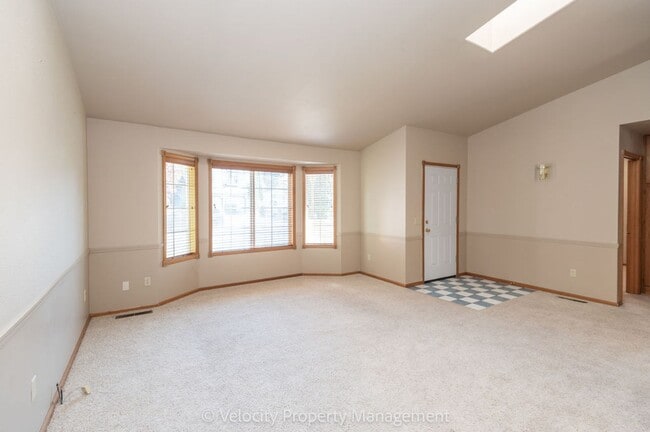 Photo - Clean & well kept, 3 bedroom, 2 bath!