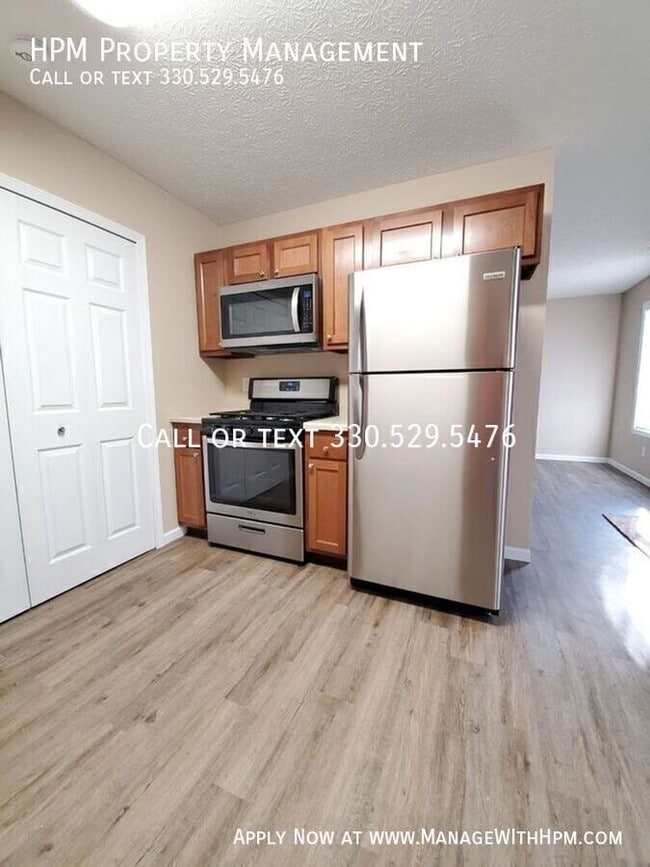 Photo - 2507 Zircon St NE