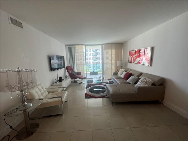 Photo - 5151 Collins Ave Unit 725