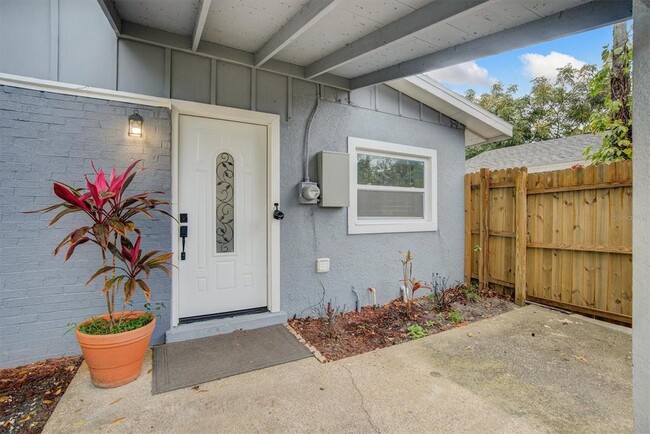 Photo - 403 Palm Springs Dr