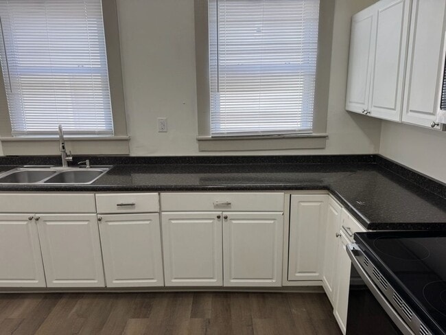 Photo - Charming 1BR Apartment in Bristol, TN - Cozy Living Awaits! Unidad 419 Carolina Ave 2