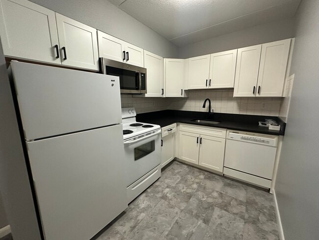 Photo - 49 Windsor Dr Unit 108
