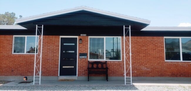 Building Photo - 3804 Titanic Ave Rental