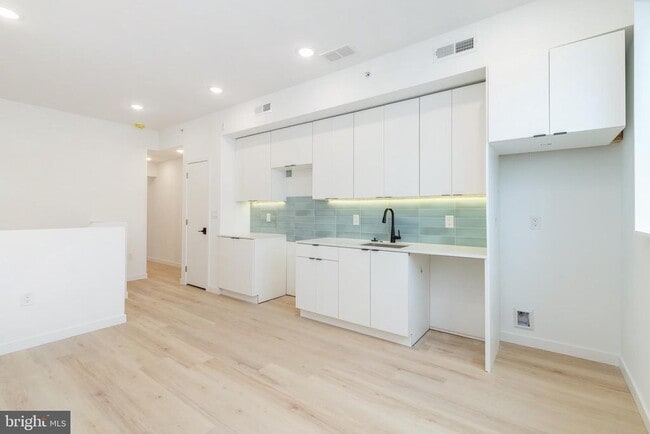 Photo - 2721 N Howard St Unidad E