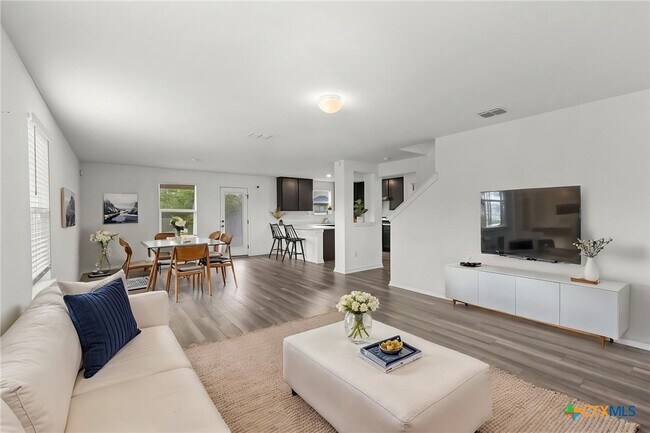 Photo - 4703 Plaza Ctr