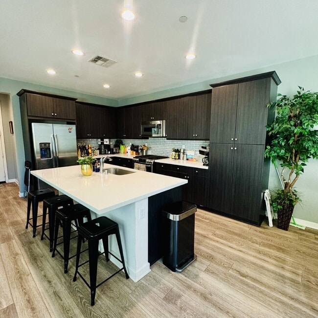 Photo - Ready to share an elegant lifestyle? Consider a room for rent! Unit 1
