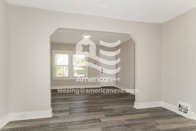 Photo - 8026 Cler Ave