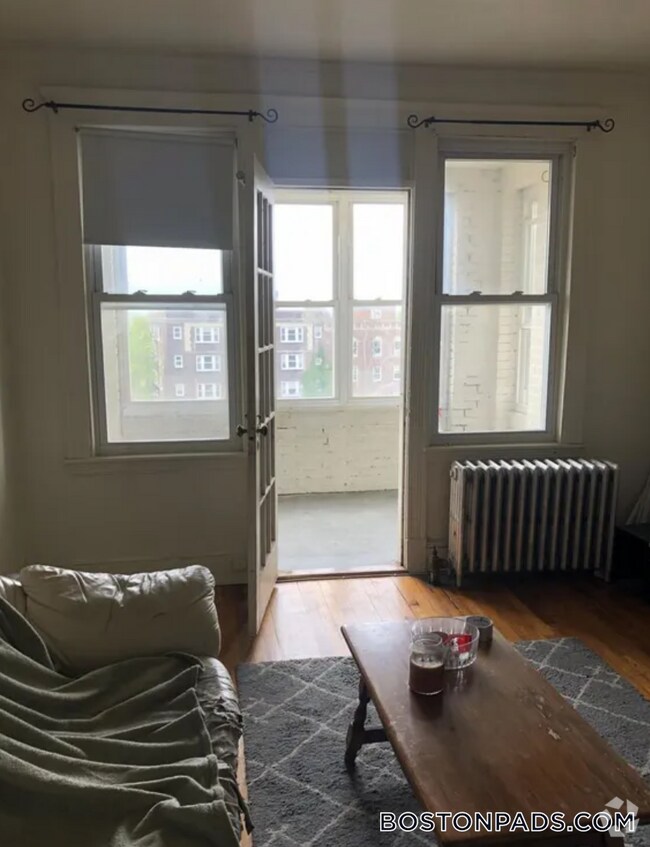 Building Photo - 1626 Commonwealth Ave Rental