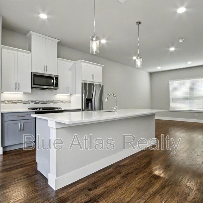 Photo - 728 N Plano Rd