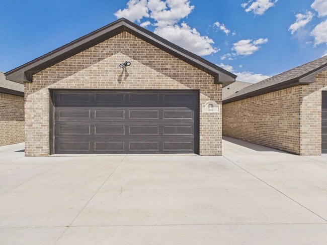 Building Photo - 9770 Elite St