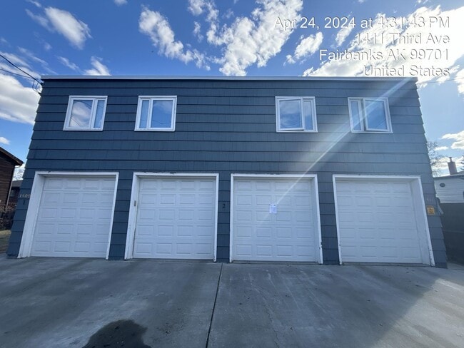 Building Photo - 1411 3rd Ave Unit #1