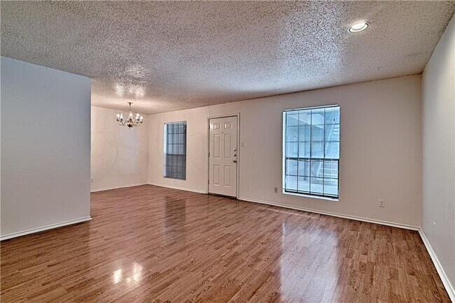 Photo - 2401 Leon St Unit 104