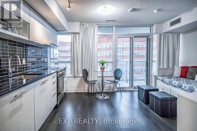 Photo - 365 Church St Unit 904