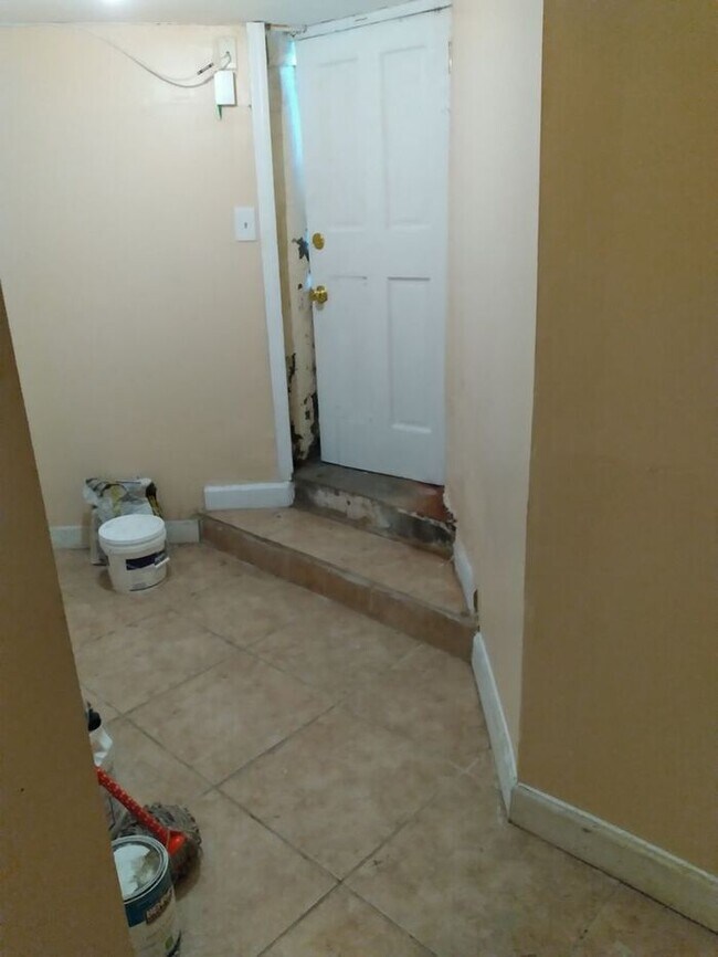 3 bedrooms on the 3rd Floor with Central Hot Air, and an Available backyard