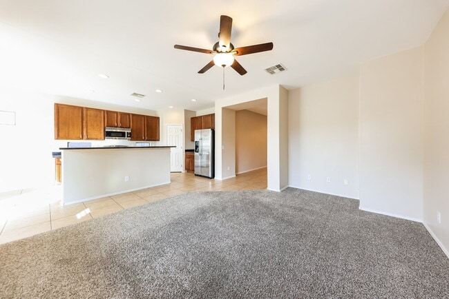 Photo - 15629 W MacKenzie Dr