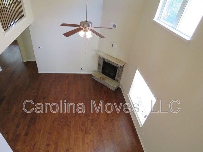 Photo - 163 Heatherwood Ln