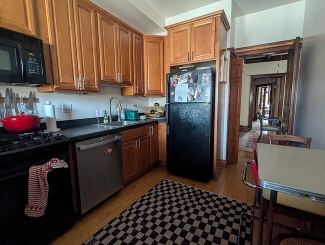 Photo - 864 W Newport Ave Unit 3
