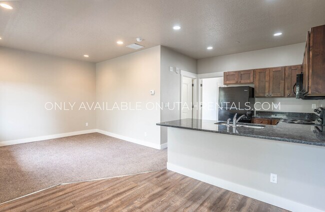 Photo - 1955 N 550 W Unit 302