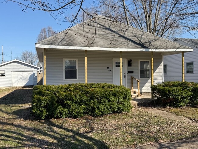 Photo - 916 N 10th St