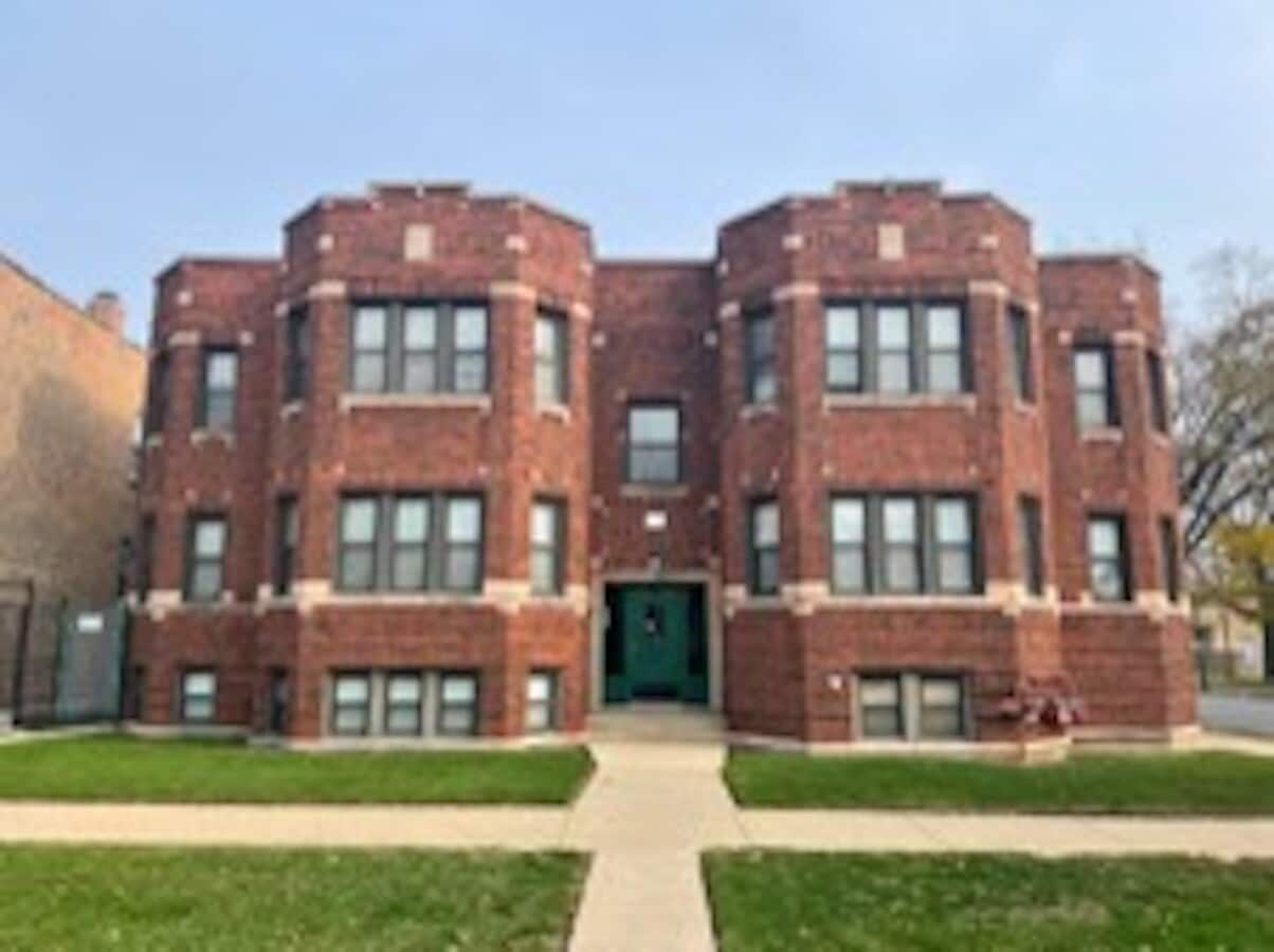Front - 7555 S Yale Ave Apartamentos Unidad 1