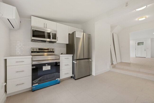 Photo - 529 Danbury Rd