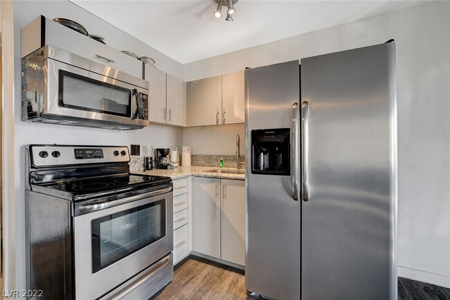 Photo - 4600 University Center Dr Unit 188