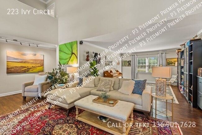 Photo - 223 Ivy Cir