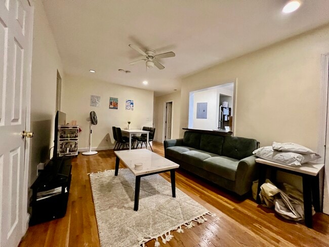 Photo - 62 Egmont St