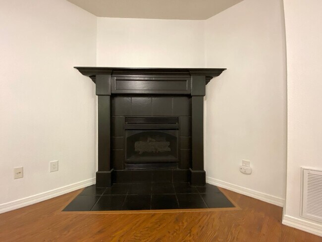 Photo - ** $150.00 OFF OF FIRST MONTHS RENT*** Cha...