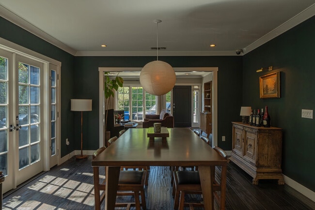 Photo - 1302 N Fuller Ave