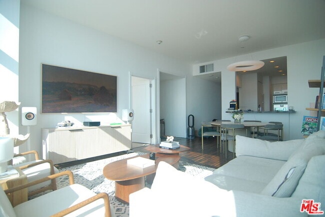 Building Photo - 900 W Olympic Blvd Unit 31F Rental