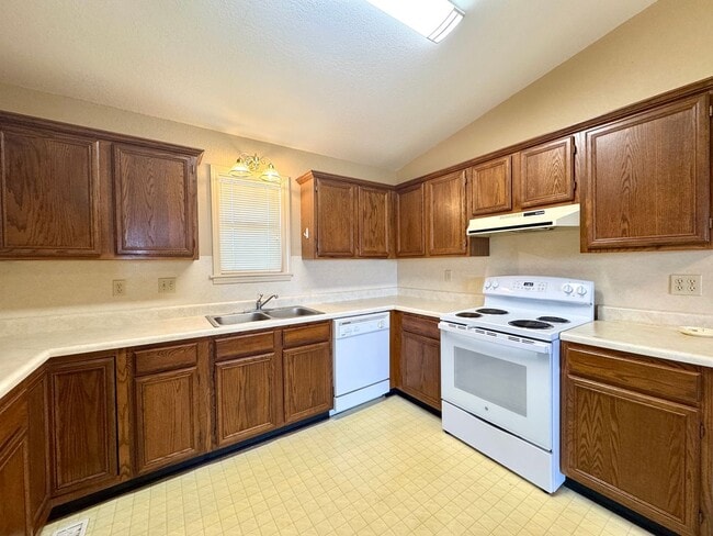 Photo - 3 Fox Run Ln Unit Apt 3