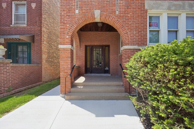 Photo - 1906 Ridgeland Ave